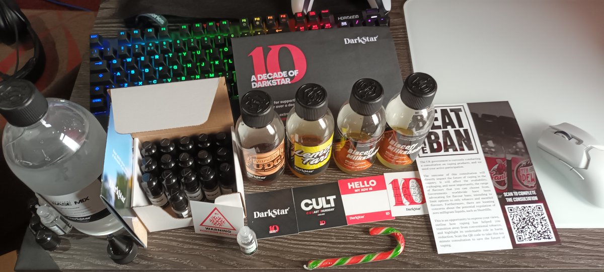 HdRcade's tweet photo. Thank you to @DarkStarVapour for my latest festive order of limited edition Biscoff Milkshake and other goodies #ADecadeOfDarkStar 😋🤩 Here is to another decade! ✌️ https://t.co/xVewa79roc