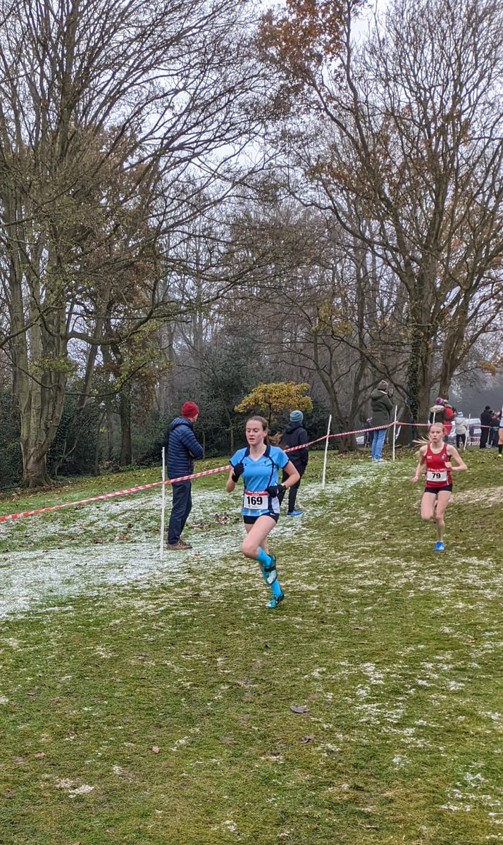 Out of 152 finishers at the Intermediate ESAA Cross Country National Finals today a huge shout out to Liv finishing 15th and Annie 34th. Part of our Intermediate team with a final finishing position of 19th in the country, we think they're pretty great! @KHSWarwick ☃️👟🏃‍♀️