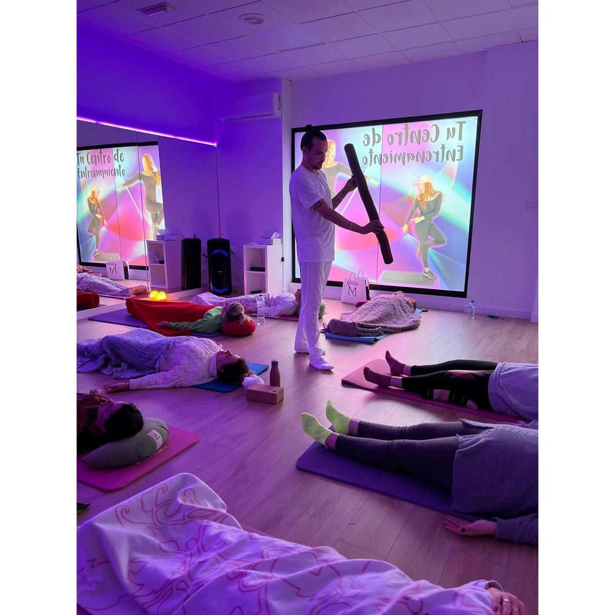 ✨ Muchísimas gracias a tod@s l@s que habéis venido a esta jornada de puertas abiertas.

🧘🏻‍♂️ Me siento honrado, bendecido, y súper agradecido de la experiencia que hoy he vivido junto a vosotr@s 

Gracias <a href="/masquebaile/">martin</a> y Guiller por todo 🫶🏼