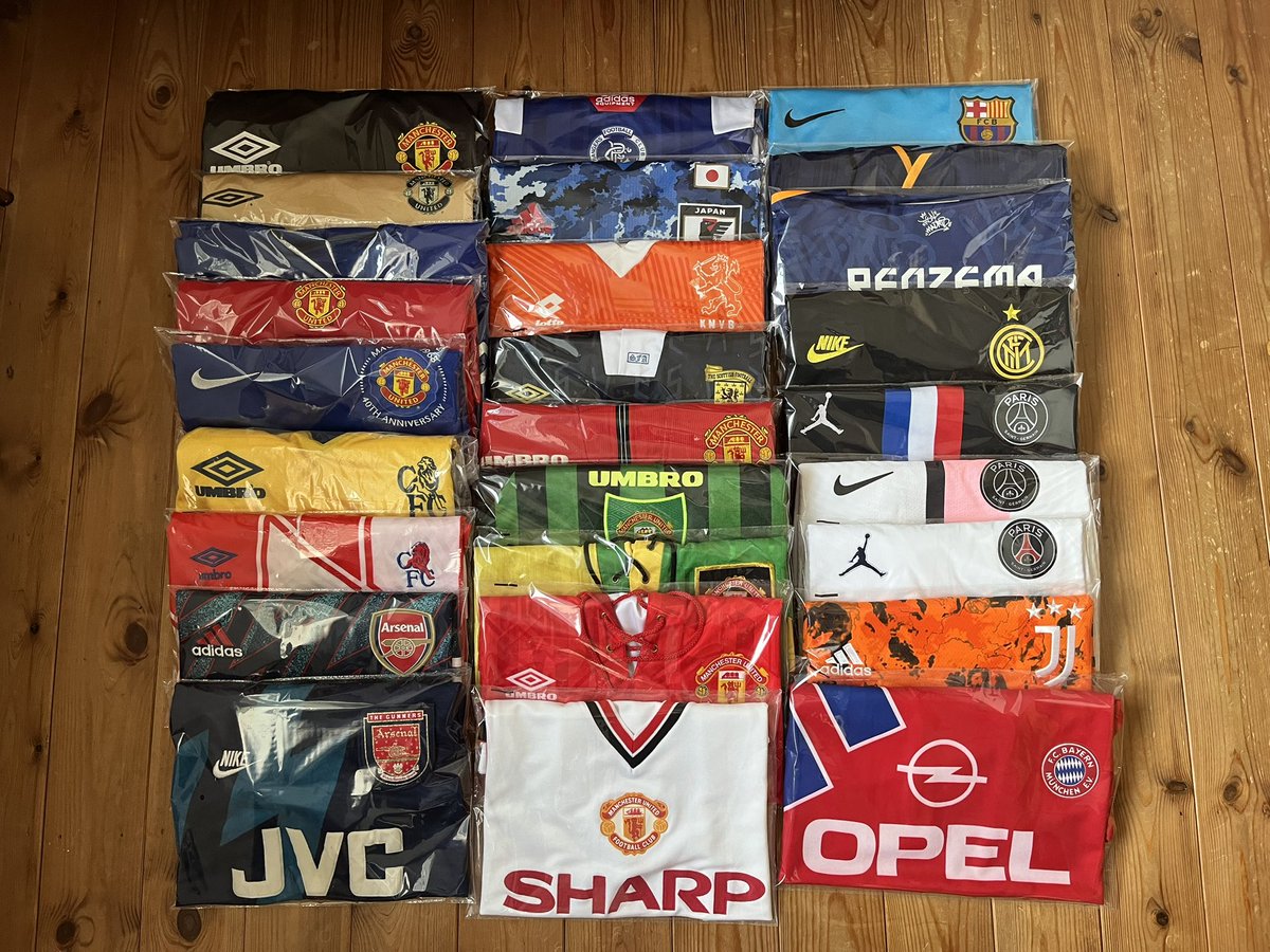 Now THAT’S a delivery! 😮‍💨📦⚽️👕 Pretty much all of these are for sale so if you spot anything you like just drop me a message! 📥 First come first serve! 🤝
