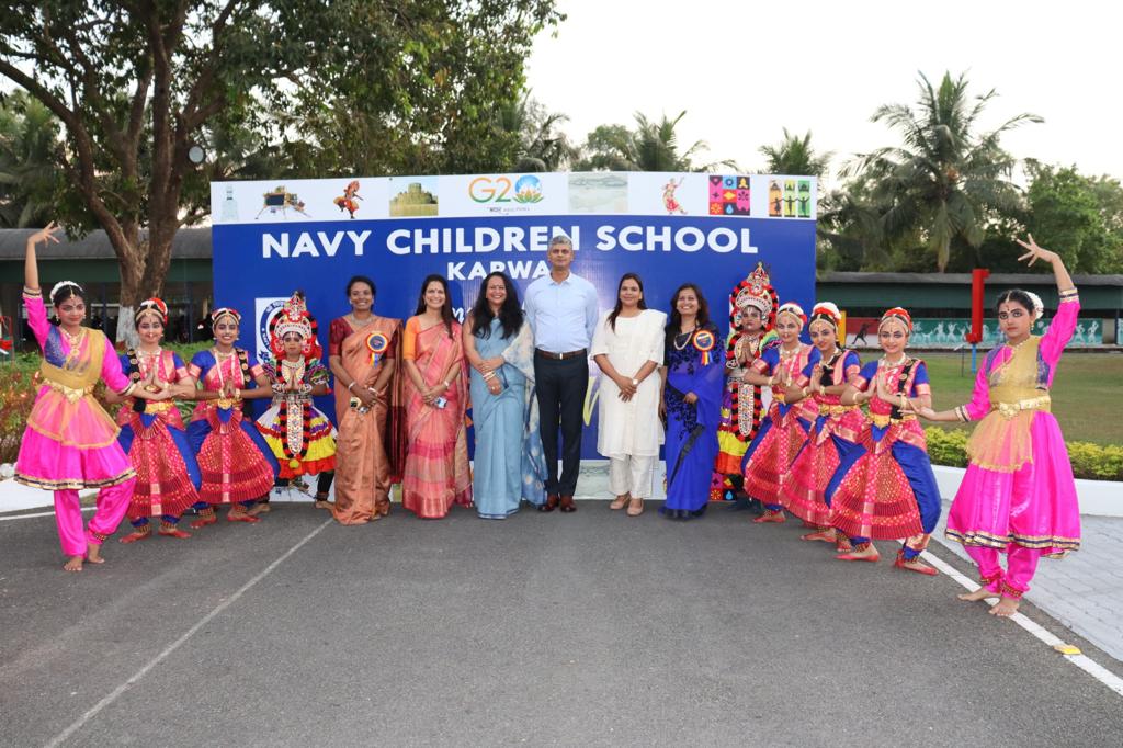 IN_KTKNA's tweet photo. #NavyWeek23
#NCS #Karwar celebrated its annual day on 01 Dec. RAdm KM Ramakrishnan #FOK &amp; Mrs Aarti Ramakrishnan were the Chief Guest &amp; Guest of Honour respectively who interacted with students &amp; applauded the school’s commitment &amp; efforts towards preparing future citizens. https://t.co/yHI3txy89u