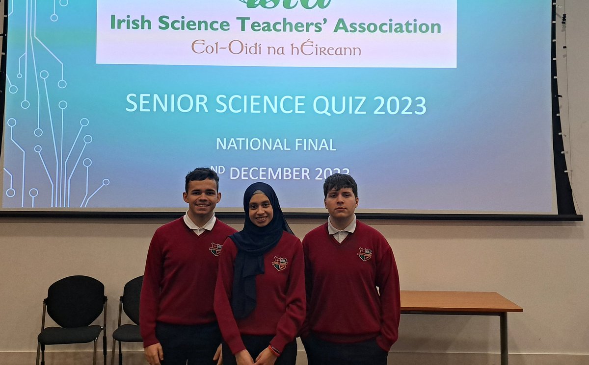 A fabulous effort from our super trio! An impressive tally of 36 out 48 was just four off the winning score! Huge thank you to @IrishSciTeach for a great day out and congratulations to the winners Coláiste Muire Máthair from Galway.