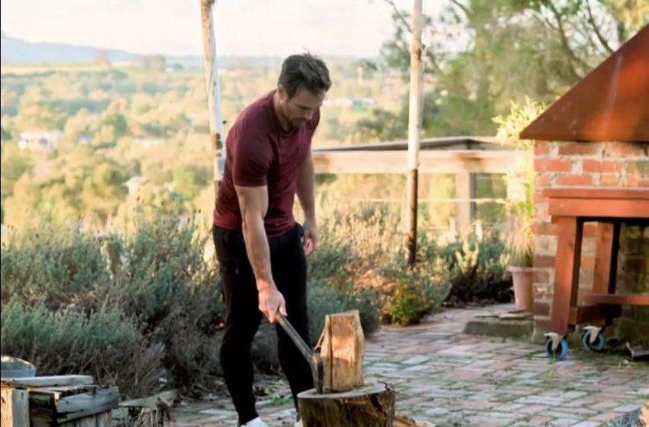 neighbuzzpod's tweet photo. Wood's out, pod's out! #Neighbours #neighbuzz https://t.co/X7DWLPHXsG https://t.co/eVMQOaV8NG