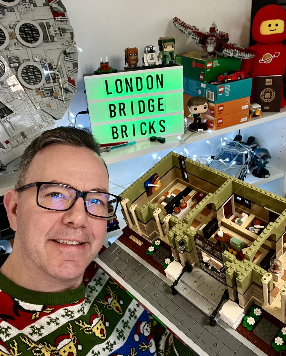 LBG_BRICKS's tweet photo. Time for wearing Christmas Jumpers and continuing the LEGO Natural History Museum live now https://t.co/VKwlCElq4i @theMinifigWho #lego #legos #afol #livestream #podcast #legolivestream #legomodular #legoOrientExpress #orientExpress #NaturalHistory #legomuseum #museum https://t.co/74r69mpY1Q