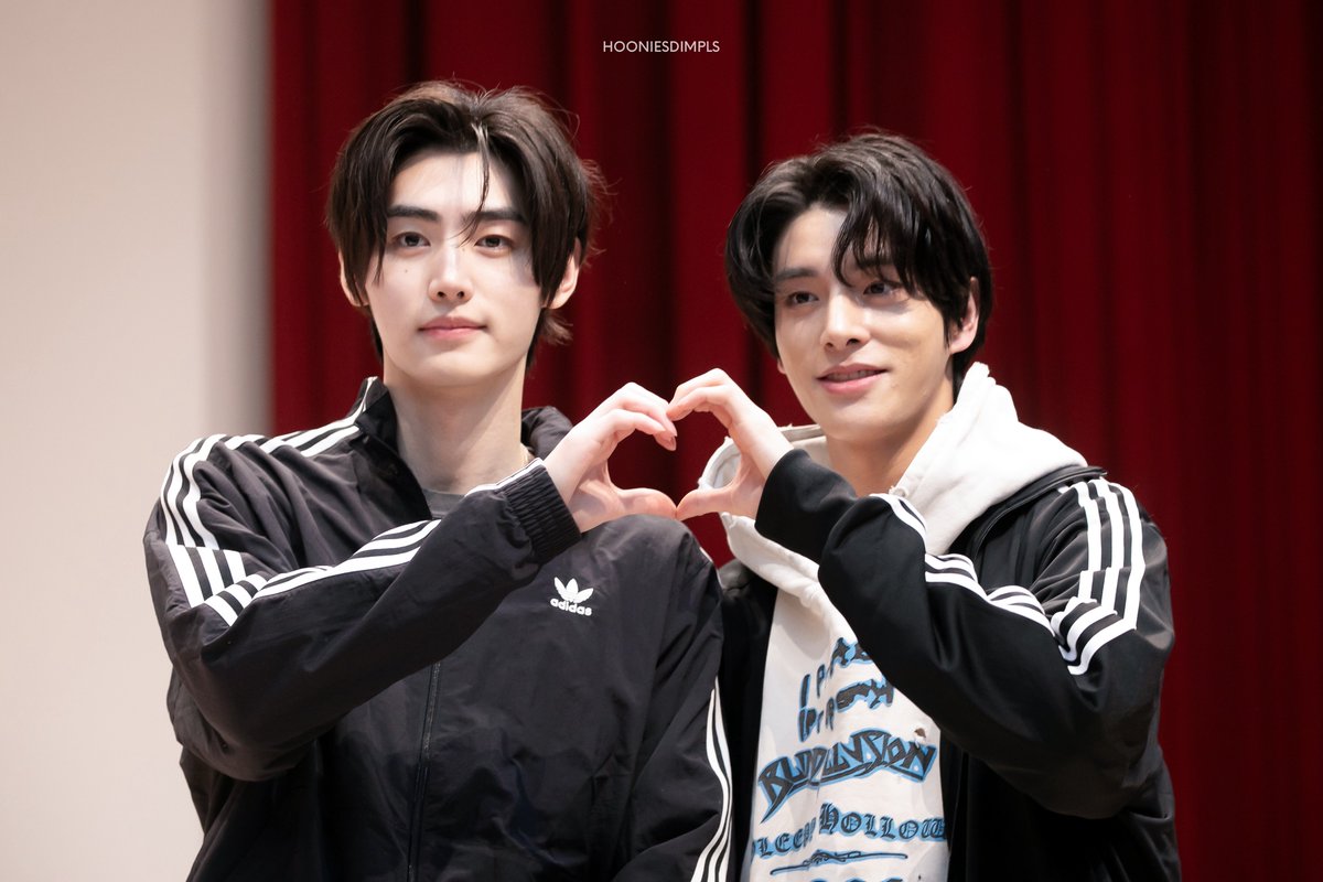 hooniesdimpls's tweet image. 231202 엠투유 팬싸

역시 멋있는 베프들 !!

#성훈 #SUNGHOON #ソンフン #JAKEHOON #JAKE #제이크 
#ENHYPEN #엔하이픈