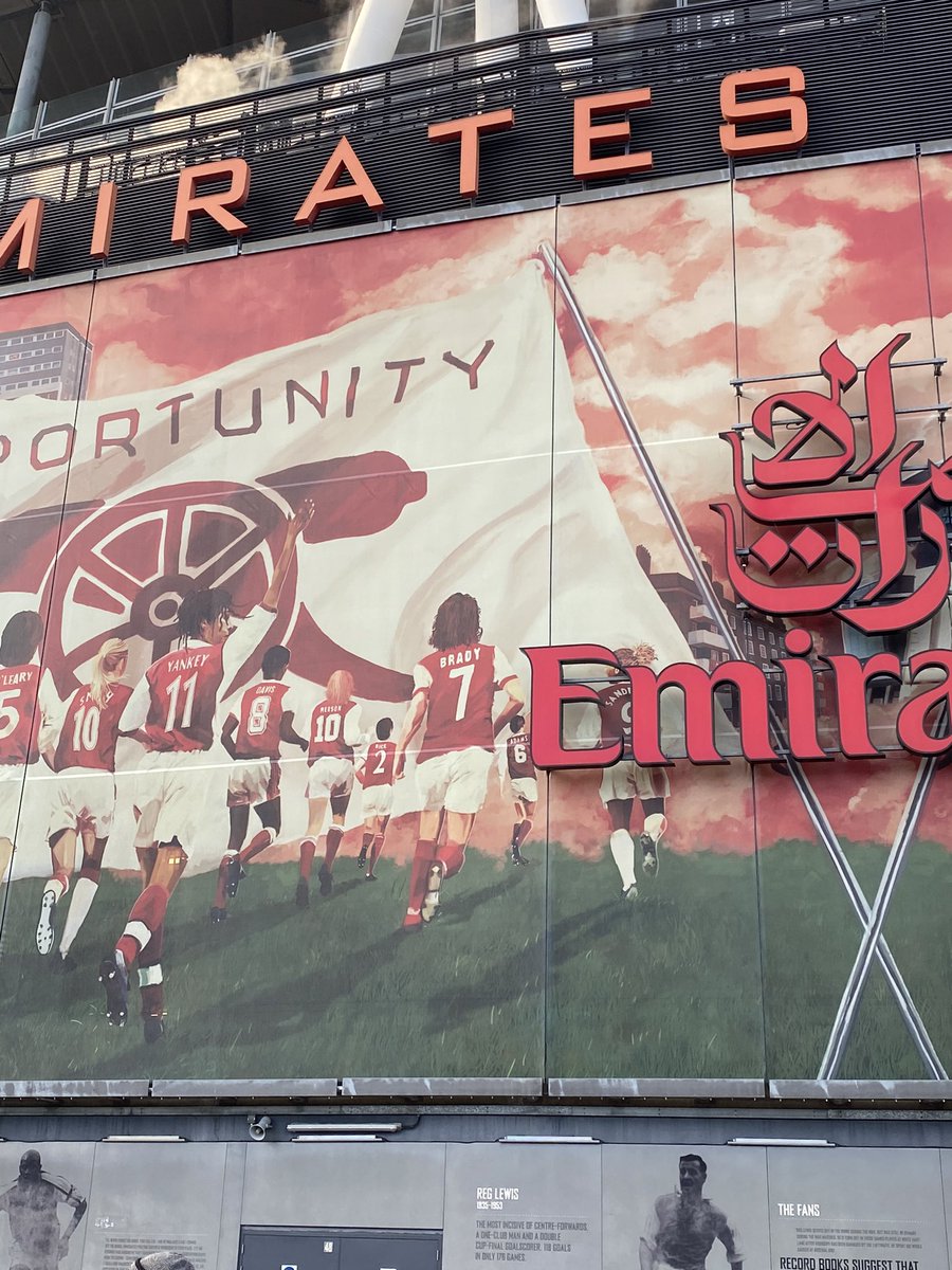 Clinched's tweet photo. Lovely day for a game #Arsenal https://t.co/rvUK6FzPTN