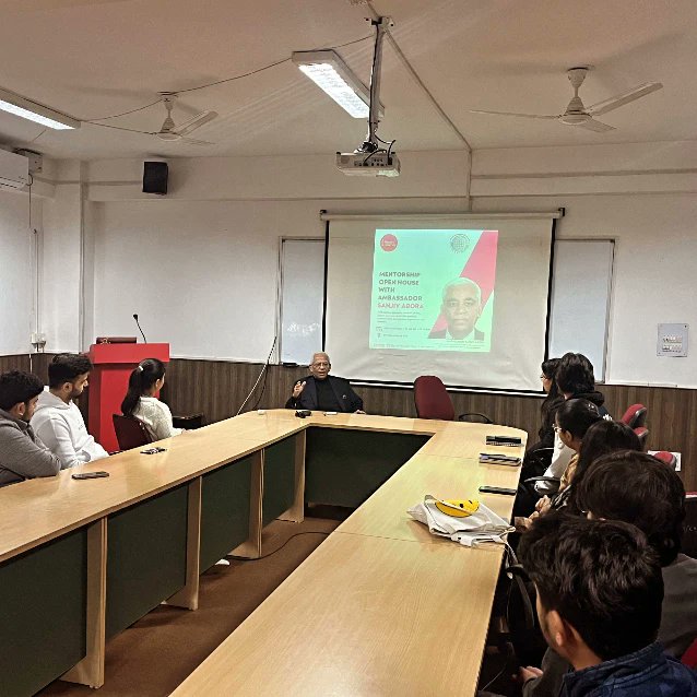 ForShoolini's tweet photo. "Grateful to have organized the SFIR 3rd Mentorship Open House with the esteemed Ambassador Sanjiv Arora. Such an empowering event, where we gained insights and guidance from a true visionary. @Ambsanjivarora @ShooliniUniv 

#Shooliniuniversity #Shooliniforum #GlobalRelations https://t.co/Ty9zwL4BE2