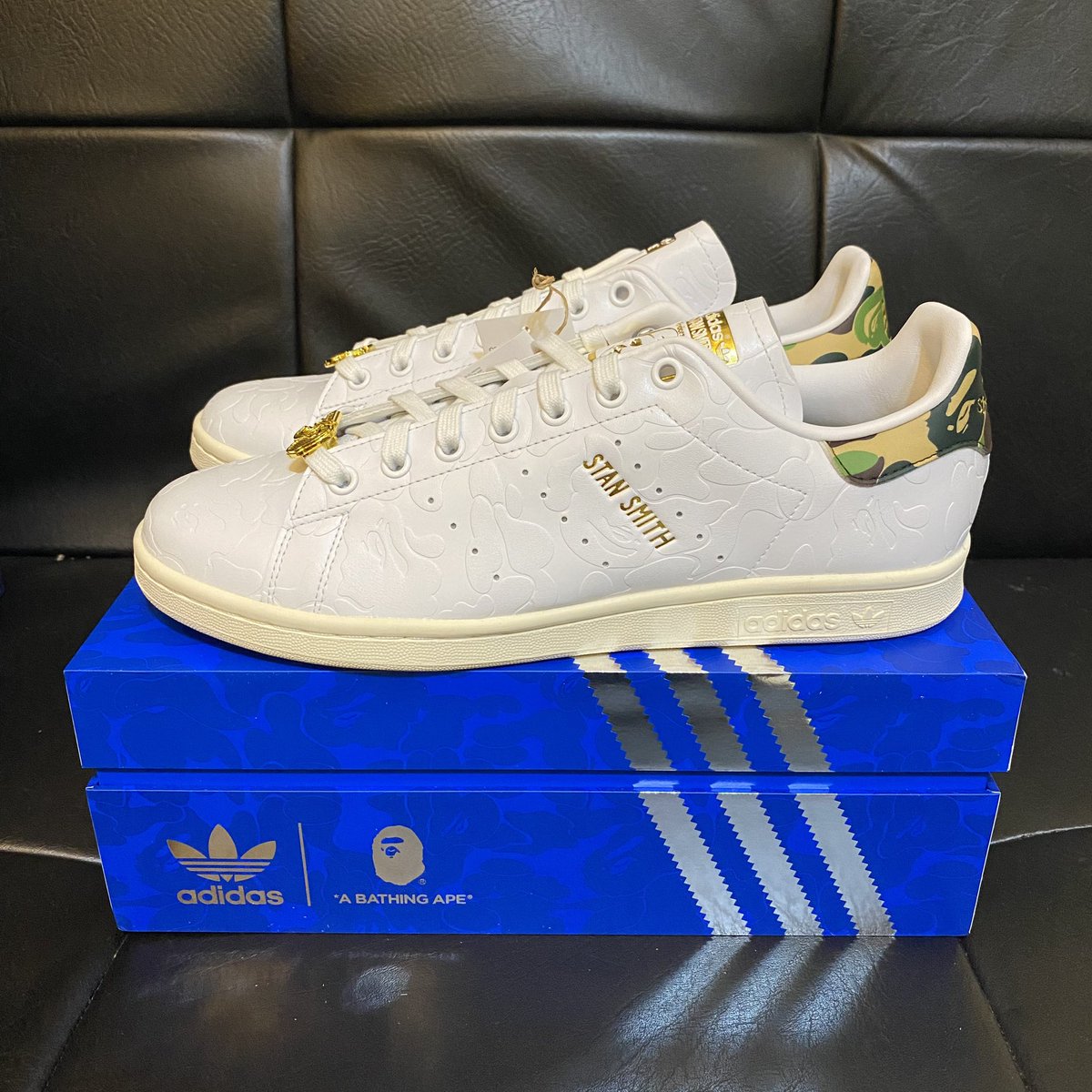 jggo's tweet photo. Hi! For Sale

Adidas x BAPE Stan Smith
Brand New On-hand
Comes Complete (with shoelace and shoebag)
Size UK 9.5/ US 10

PM for inquiries! https://t.co/bF1ceH180I