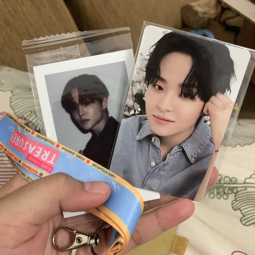 aiurthic's tweet photo. arrived safely 🫶
thank you @teamloss_ina @woyfakmen sukak bgt hadiahnyaa 🥹🫶
padahal join teamloss baru bentar tp huhu baik bgtt, semoga teamloss kedepannya makin kompak ya makin banyak juga membernya biar trejo bisa win 🥹 https://t.co/Rx4E9JDD73