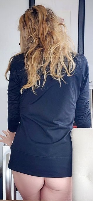 Saturday morning running around the house half naked. And look at my hair it is a mess!   #hotmomma #hotwife<a href="/tag/butt"class="tags"><span>#butt</span></a><a href="/tag/porn"class="tags"><span>#porn</span></a><a href="/tag/cougar"class="tags"><span>#cougar</span></a><a href="/tag/pussy"class="tags"><span>#pussy</span></a><a href="/tag/hotmomma"class="tags"><span>#hotmomma</span></a><a href="/tag/xxx"class="tags"><span>#xxx</span></a><a href="/tag/milf"class="tags"><span>#milf</span></a>