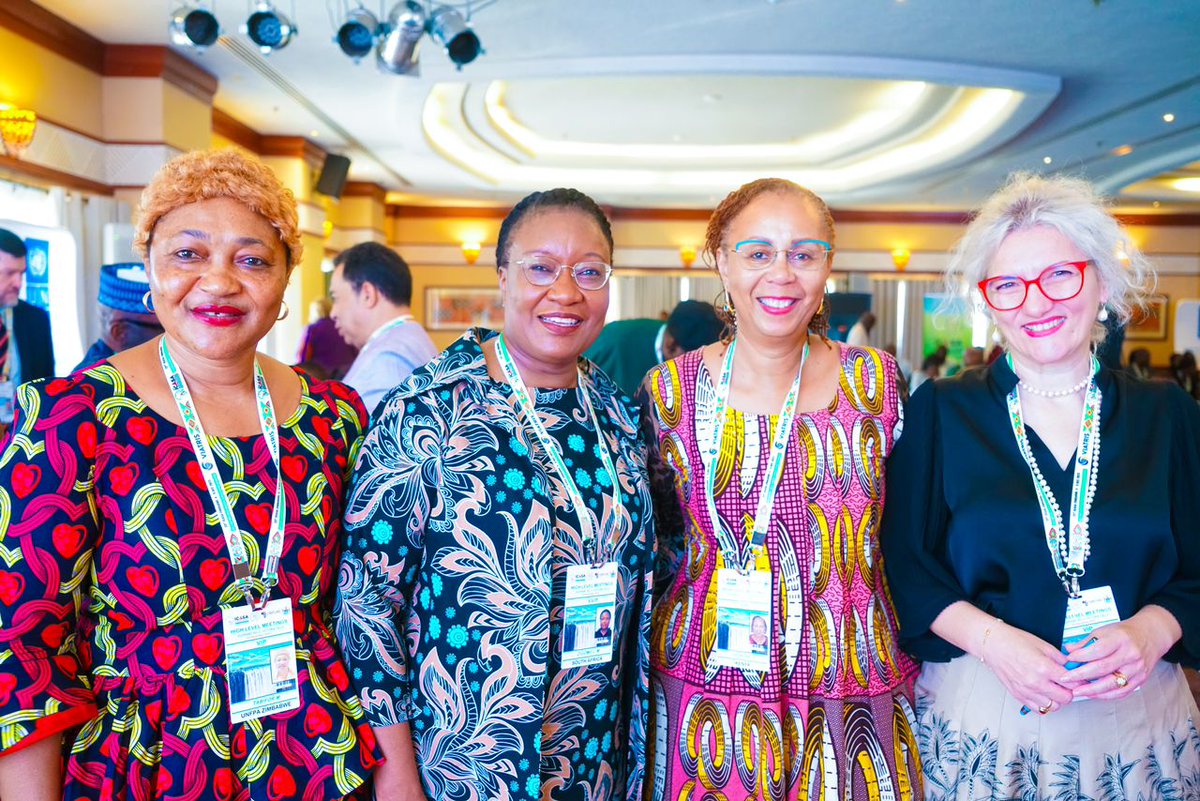 Pre @ICASA2023 kicked off with a #HLM of First Ladies in Africa on EMTCT.

Here, <a href="/UNAIDS/">UNAIDS Global</a> Regional Director <a href="/anneshongwe/">agshongwe</a> with <a href="/UNFPA_ESARO/">UNFPA East and Southern Africa</a> RegionalDirector <a href="/LZigomo/">Lydia Zigomo</a> and @ <a href="/UNICEFAfrica/">UNICEF Africa</a> Regional Director <a href="/EvaUNICEF/">Eva Kadilli</a> and @UNFPARepresentative in Zimbabwe <a href="/MirandaTabifor/">Miranda Tabifor</a>