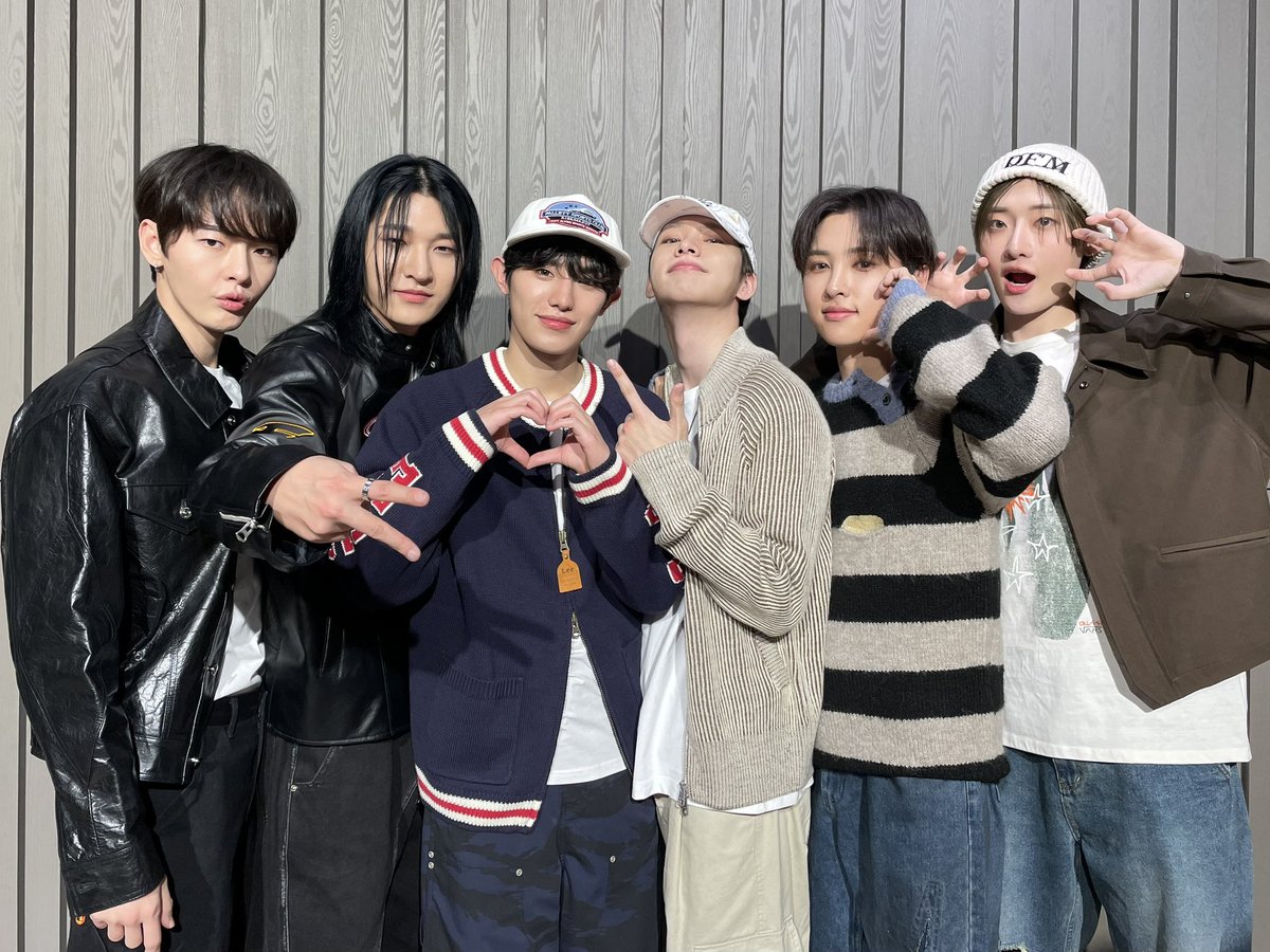 OnlyOneOf_twt's tweet photo. [#Photo/📷]

231202 온리원오브 팬사인회 

#OnlyOneOf #온리원오브
#newseasOn #Seasons_Greetings https://t.co/icpZ1I5Tuu