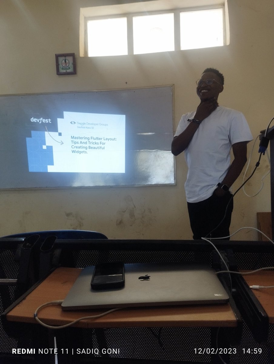 sadiqgonii's tweet photo. @HenryAdebayoo doing his thing 🩵
#flutter
#devfestkanostudentsedition
@dscbuk https://t.co/jCqyIDVjXQ