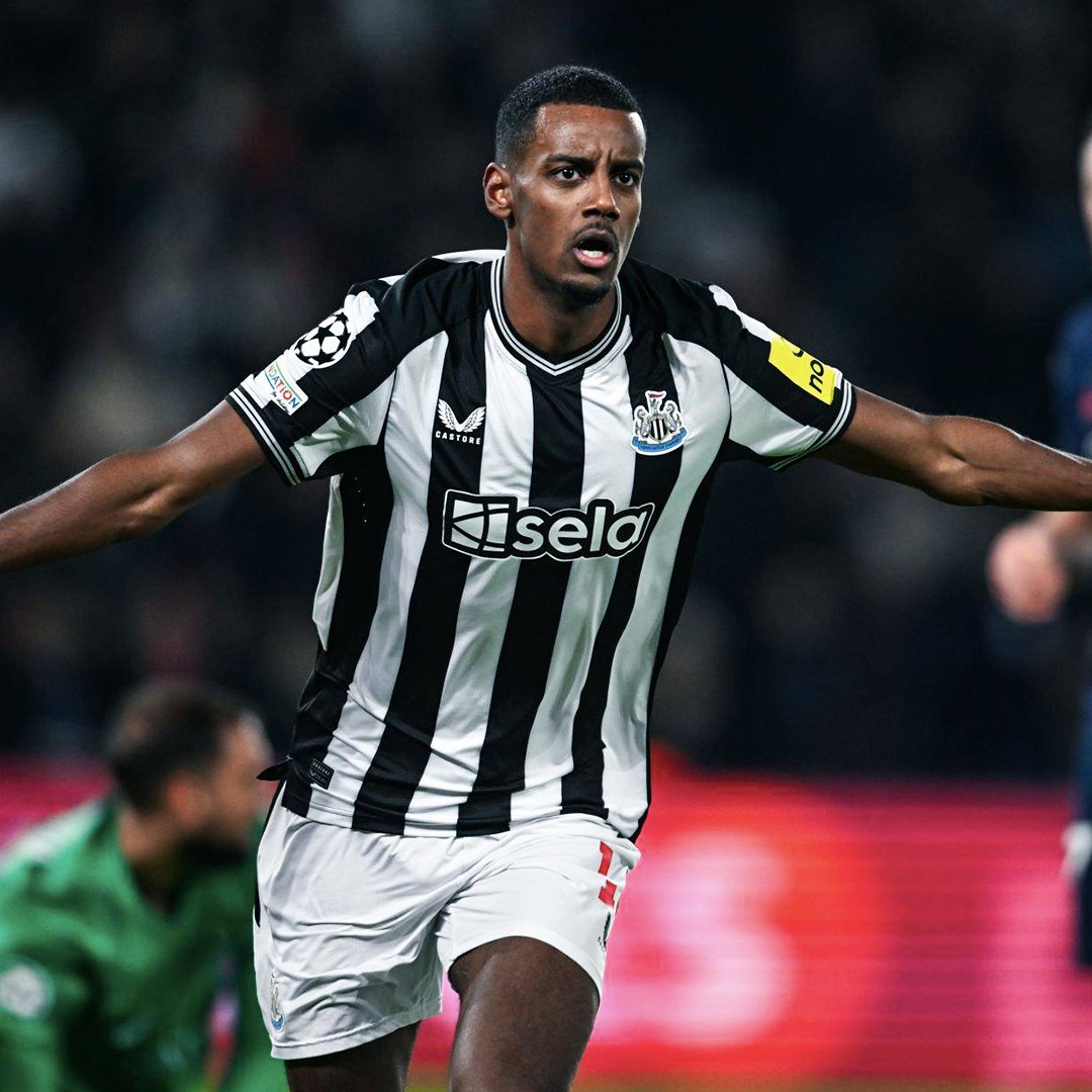 mysteryfootball's tweet photo. If Alexander Isak or Marcus Rashford score tonight, we will give away a Mystery Football shirt to one lucky follower! ⚫🔴

To enter:
1️⃣ Repost this Post
2️⃣ Follow Us 🤝

Good Luck! 🤞 https://t.co/8tZ8CZvbml