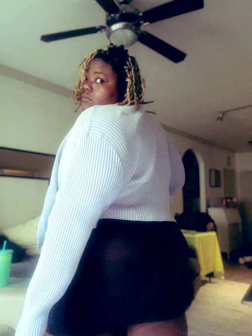 Let&rsquo;s go show some apartments🏠 https://t.co/Njslpg8kVc