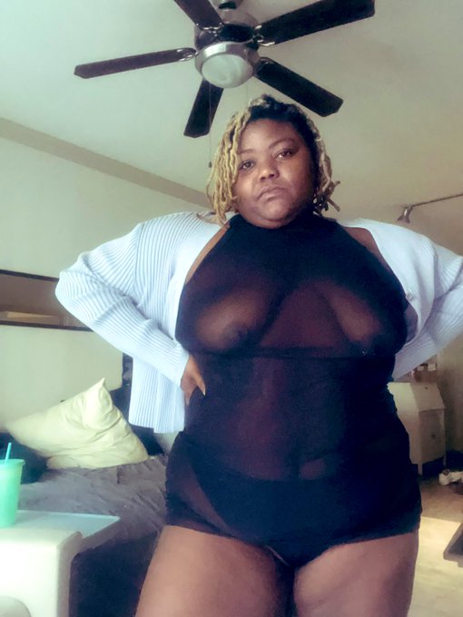 Let&rsquo;s go show some apartments🏠 https://t.co/Njslpg8kVc