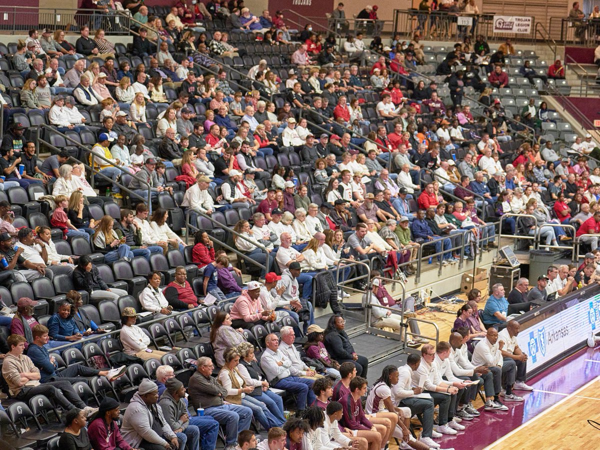 LittleRockMBB's tweet photo. THANK YOU TROJAN FANS!  The Jack Stephens Center was an amazing atmosphere last night for the Trojans 77-66 win over Arkansas State.  We can't wait to see you back at The Jack! 🏀 #LittleRocksTeam

📸 - Mark Wagner and Nelson Chenault https://t.co/UAGeGxkCCy