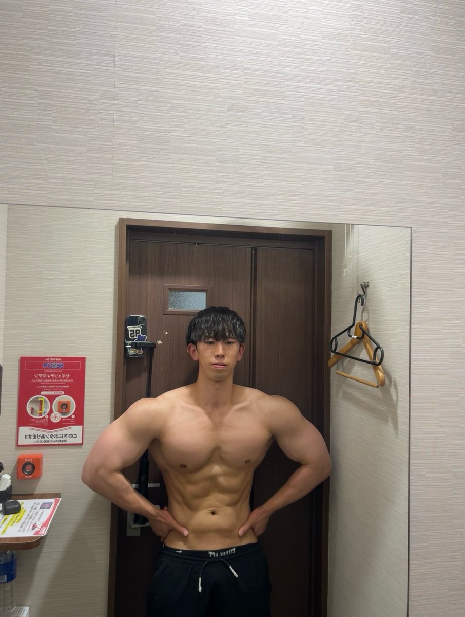 kwphysique's tweet photo. 増量中 https://t.co/BqrQE6Tpl4