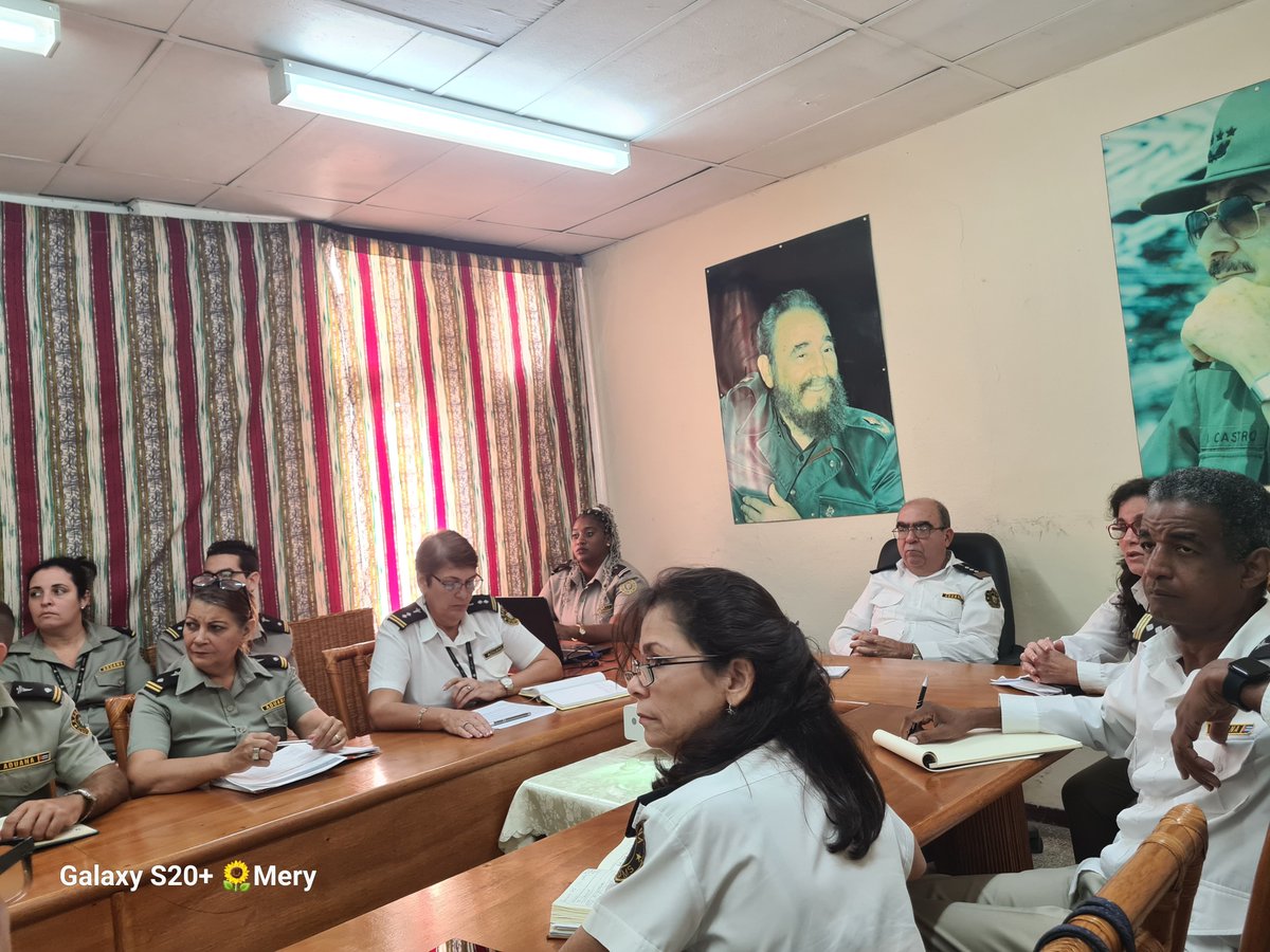 Yaritza47316778's tweet photo. Visita de Trabajo del Jefe de la #AduanadeCuba a la #AduanaCienfuegos con el objetivo de dar seguimiento a los preparativos para recibir la temporada alta por el territorio cienfueguero garantizando un #ServicioDeExcelencia por #UnaFronteraSegura. https://t.co/JawHmHfq8u