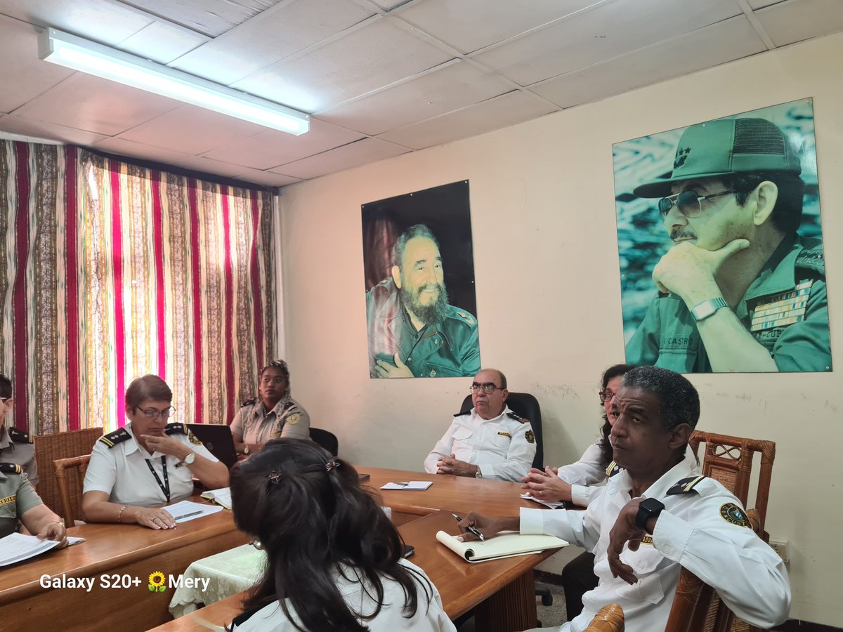 Yaritza47316778's tweet photo. Visita de Trabajo del Jefe de la #AduanadeCuba a la #AduanaCienfuegos con el objetivo de dar seguimiento a los preparativos para recibir la temporada alta por el territorio cienfueguero garantizando un #ServicioDeExcelencia por #UnaFronteraSegura. https://t.co/JawHmHfq8u