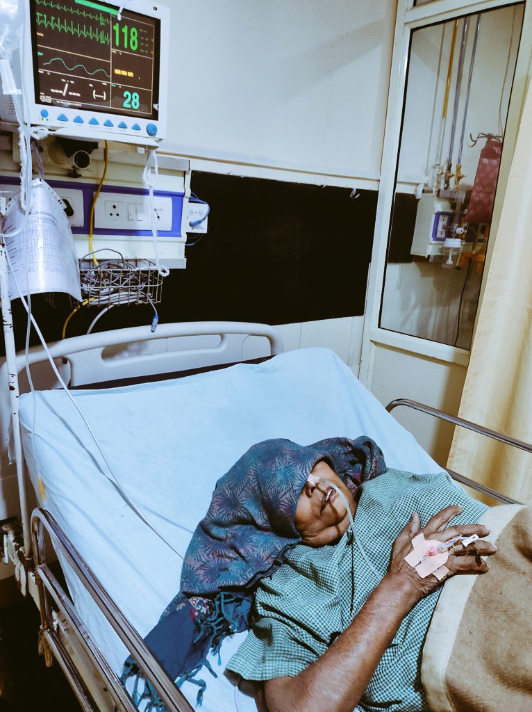 deshkiawaaz20's tweet photo. Miss u dadi 😭😭😭😭
आज मे अपनी दादी का सपना पुरा नही कर पाया। 
ये मध्य प्रदेश सरकार के कारण मेरी दादी की इच्छा अधूरी रह गई
जिस दिन पटवारी का परिणाम आया था कितनी खुश थी दादी लेकिन उनकी खुशी लोगो से बर्दाश नही हुई I love u dadi❤
आज मेरी जिंदगी का प्यारा इंसान मुझे छोड़कर चला गया https://t.co/F1i7w1Lo2n
