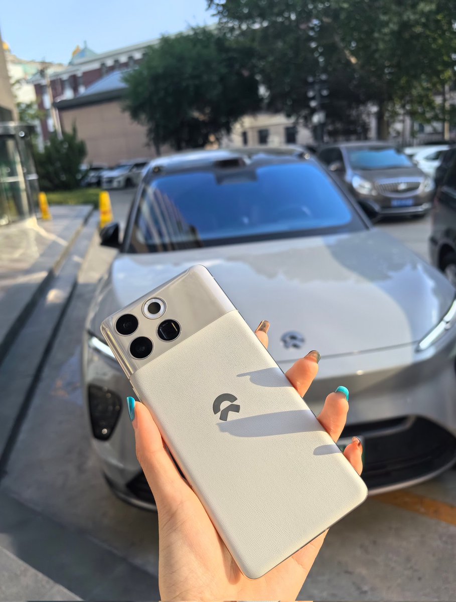wealth_growing's tweet photo. $NIO phone, how good looking is it📱 https://t.co/nVrsfrHTRi