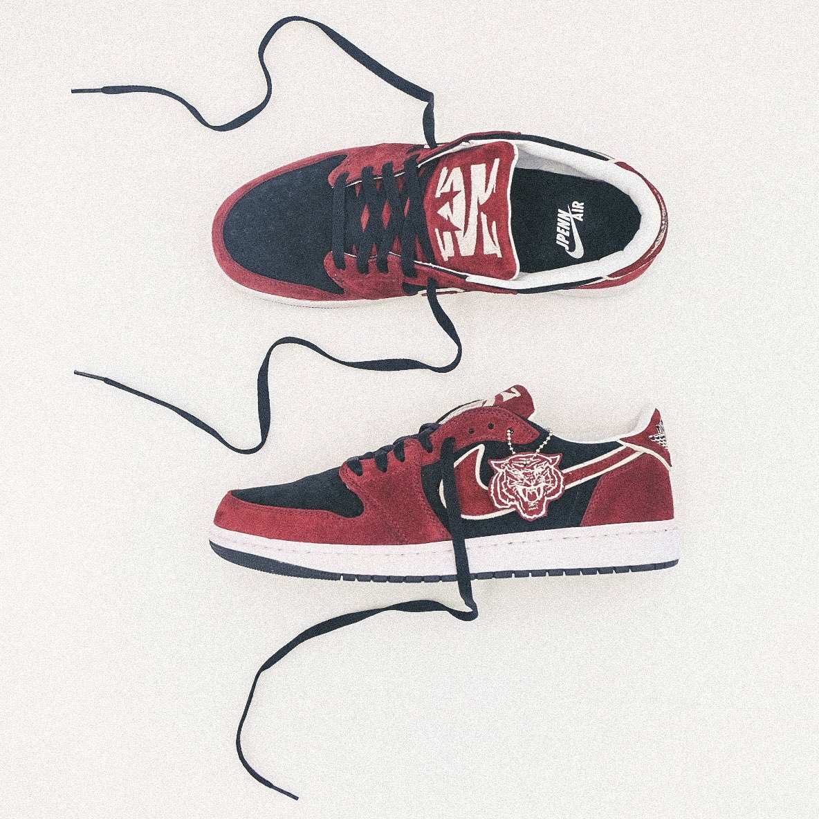 jpennonline's tweet photo. @gawdpapiofsole @snkr_twitr @Nike That was my original thought when I found out about them…so I just made my own.  Still got my wife the Spelman pair and will be copping the Morehouse pair today. https://t.co/rX4XI6uozo