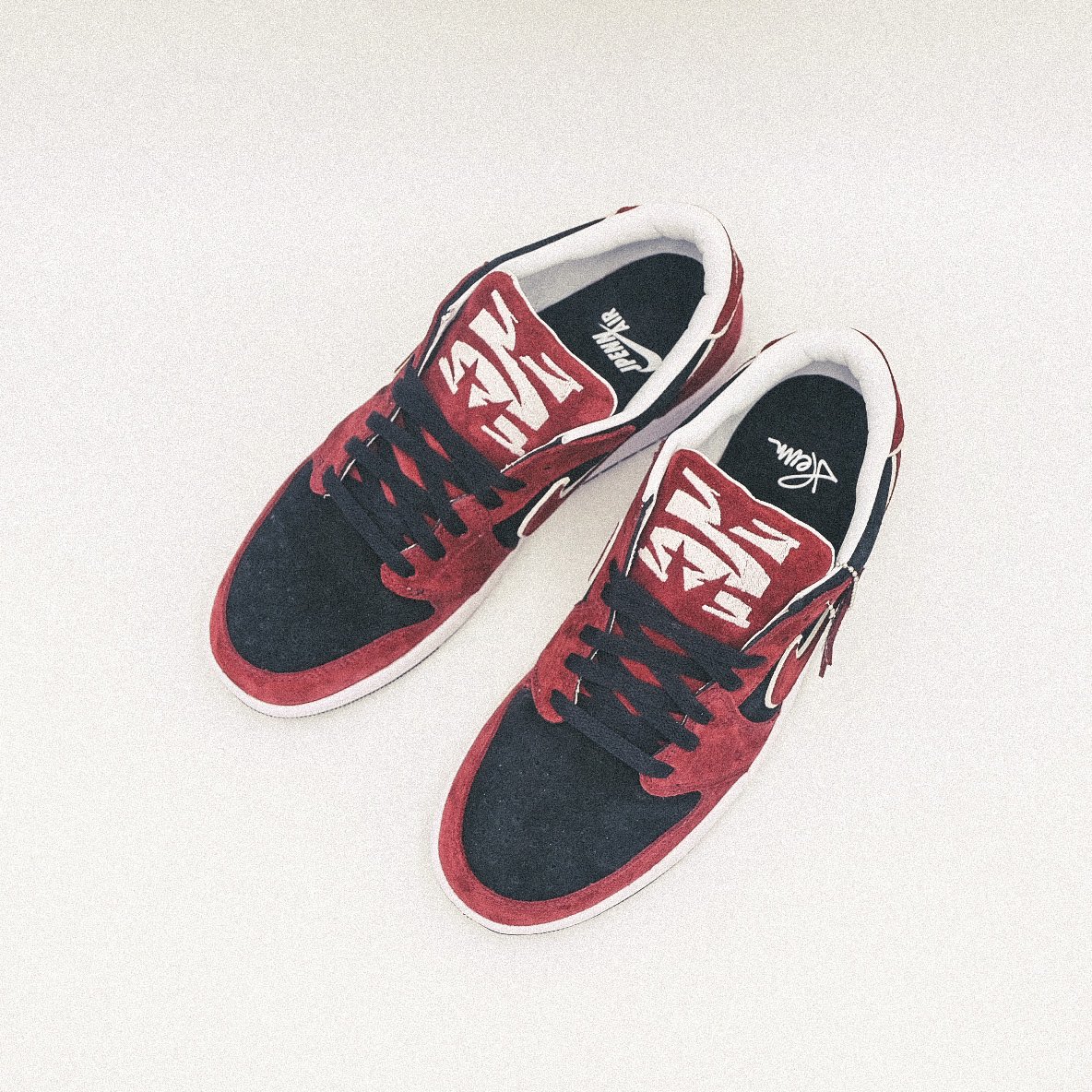 jpennonline's tweet photo. @gawdpapiofsole @snkr_twitr @Nike That was my original thought when I found out about them…so I just made my own.  Still got my wife the Spelman pair and will be copping the Morehouse pair today. https://t.co/rX4XI6uozo