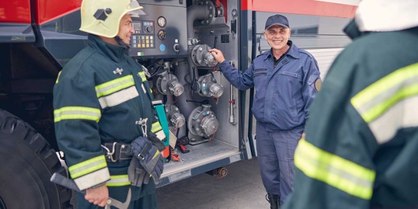 BrightorderUk's tweet photo. 👩‍🚒👨‍🚒 Firefighters go through unparalleled training and hold themselves to the highest of standards to help keep their communities safe. To do this though, they need equipment they can trust and rely on. 🚒

#firefighters #firetrucks  https://t.co/UDvcJTtUiD https://t.co/TPbu8wzwjW