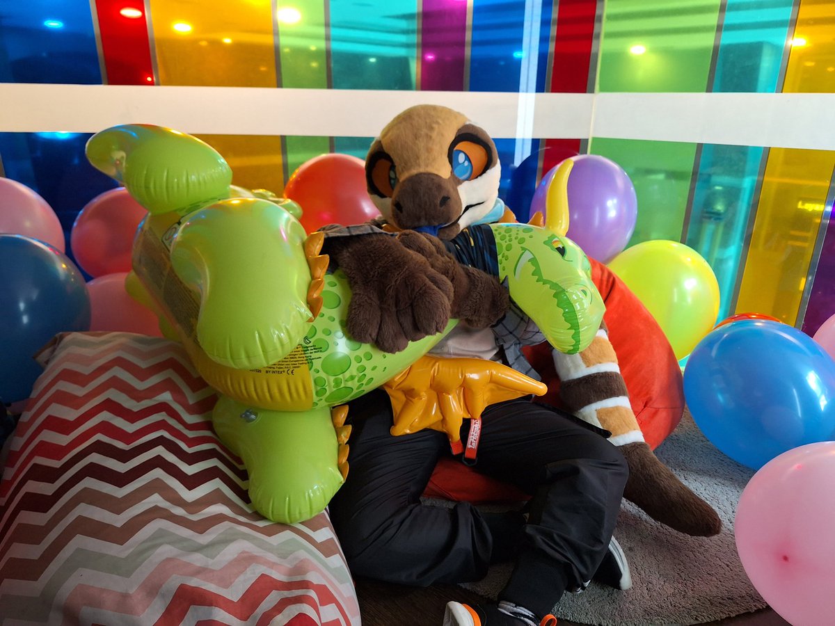Ickx_Husky's tweet photo. @iwag_furs peyek was fun https://t.co/JNXf21mgK5