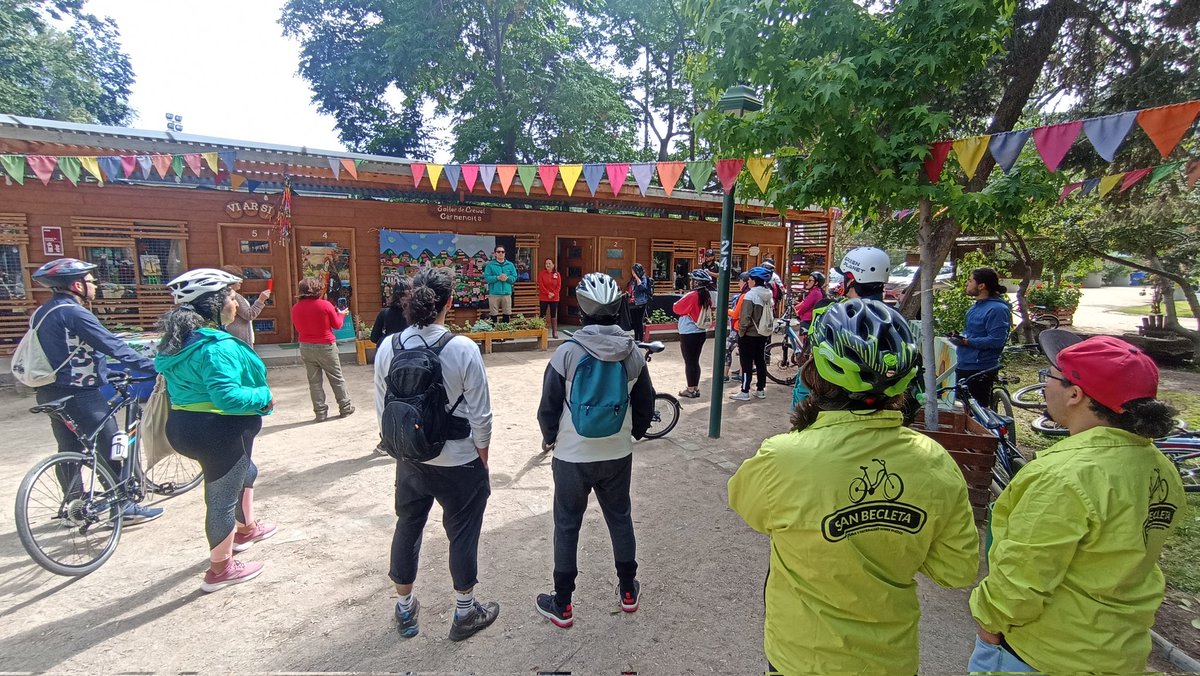 ESTÁ PASANDO!!! Ya inició la ruta Sabores y Oficios de <a href="/SanBecleta/">San Becleta</a>. Un gusto venir a explorar saberes de San Bernardo al alero de una organización que ha consolidado a la bici como herramienta para la valoración del patrimonio local. <a href="/SanBernardocl/">I. Municipalidad de San Bernardo</a> <a href="/injuvrm/">INJUV Región Metropolitana</a>