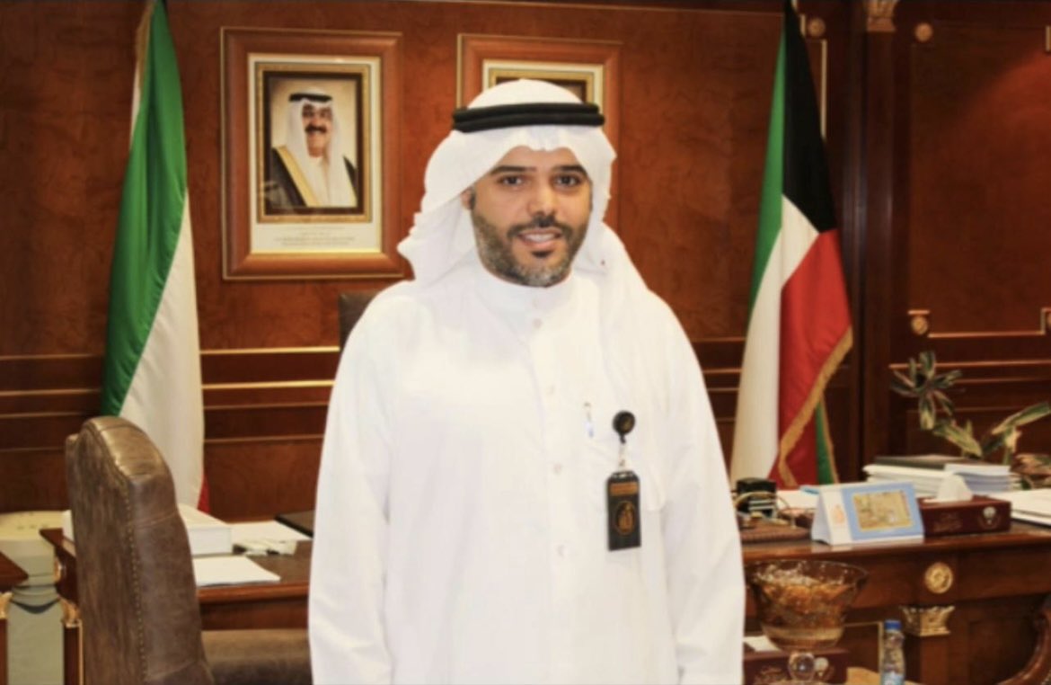 ألف مبروك للدكتور خالد عامر العصيدان 

صدور مرسوم تعيينه 
وكيل مساعد في وزارة الشؤون الأجتماعية 

أعانه الله على حمل الأمانة 🌹
