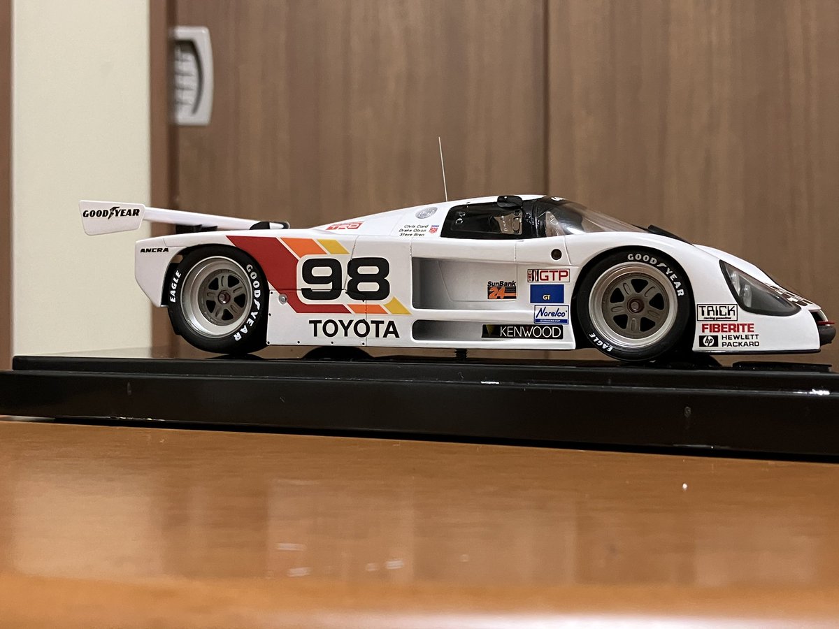 HIro291910's tweet photo. ハセガワ トヨタ88C IMSA GTP完成した。真っ白なボディーにAARのストライプカラーが映えてカッコいい😎
例の如くハセガワの割と無理矢理なバリエーション展開で生まれたキットなので色々形状が違う所あるけど大体合ってるのでOK
#hasegawa #toyota #88c https://t.co/UGW6SrvuEC