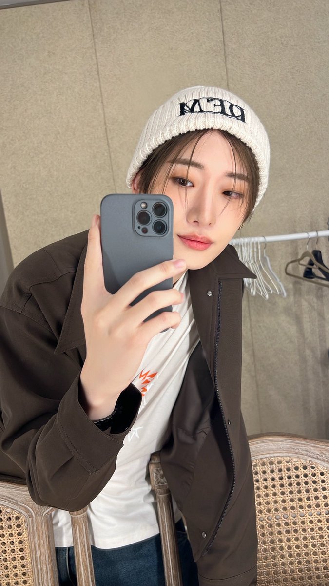 온리원오브 tweet media