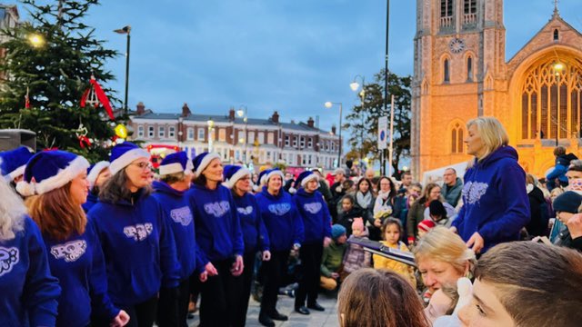 Today our Christmas season starts in earnest. Come and see us in Muswell Hill for the Christmas Lights switch on. We’ll be singing at 3pm under the tree! #purplechoir #londonlife #choir #muswellhill #christmaslightswitchon