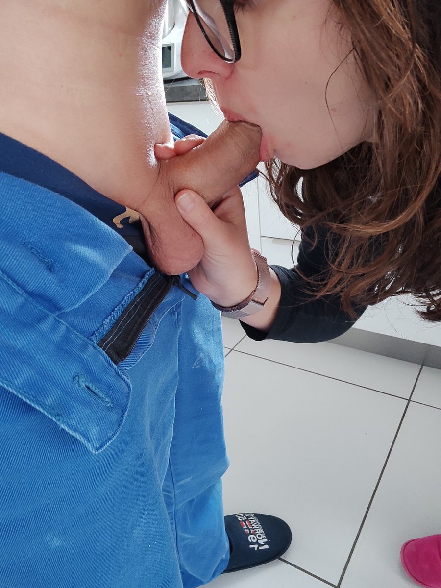 ChatteLisse1's tweet photo. Hummm trop bon sa queue dans ma bouche 🥵🥵 https://t.co/au6h8PwrkH