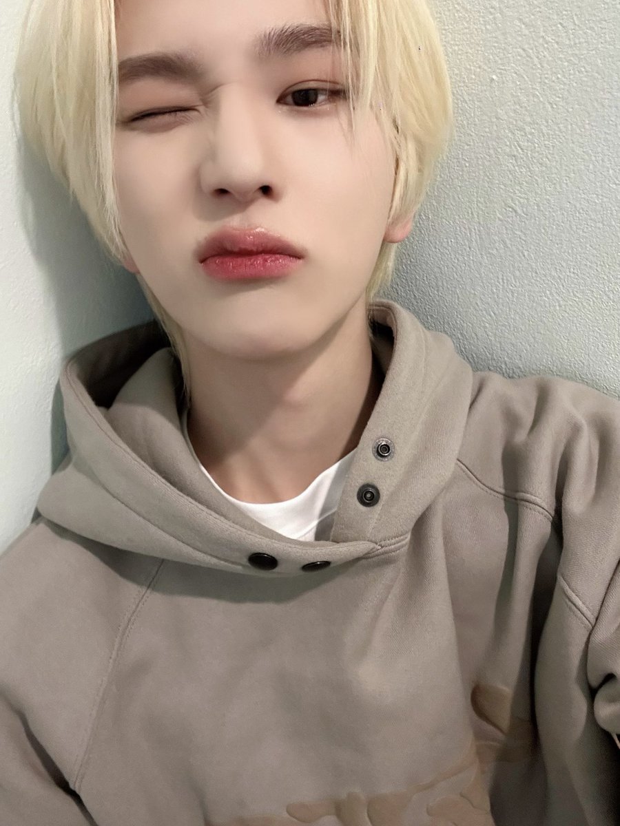 by_EPEX's tweet photo. [#백승]

제니스 감기 조심하기😖😖

#EPEX #이펙스 #BAEKSEUNG #백승 #백전백승 https://t.co/pJbxjDQH2s
