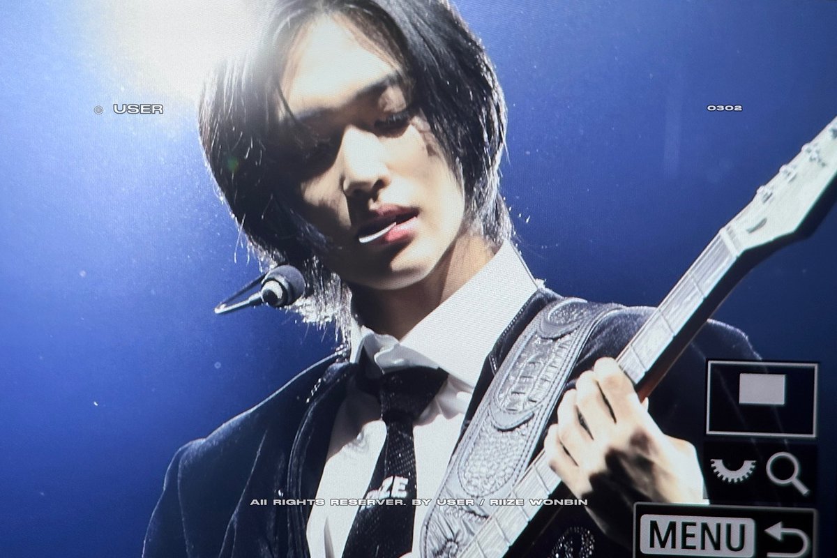 0302user's tweet image. 231202 원빈아 사랑해애 🎸🧡 #RIIZE #원빈 #WONBIN