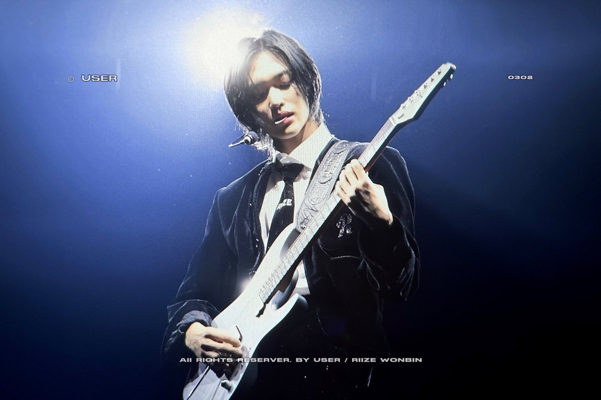 0302user's tweet image. 231202 원빈아 사랑해애 🎸🧡 #RIIZE #원빈 #WONBIN