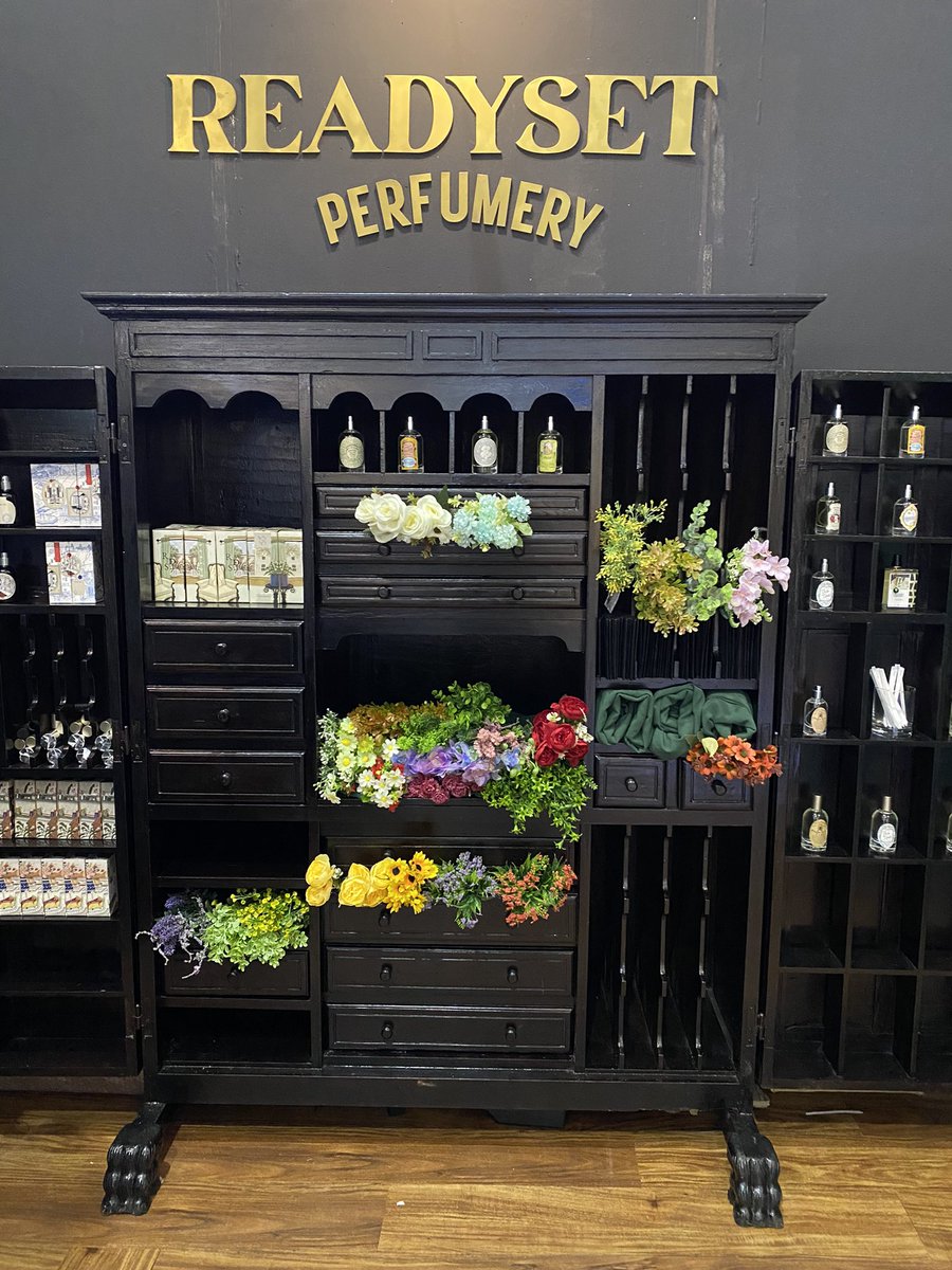 helloreadyset's tweet image. Sampai besok saja di Tunjungan Plaza 3, lantai 6 ♥️