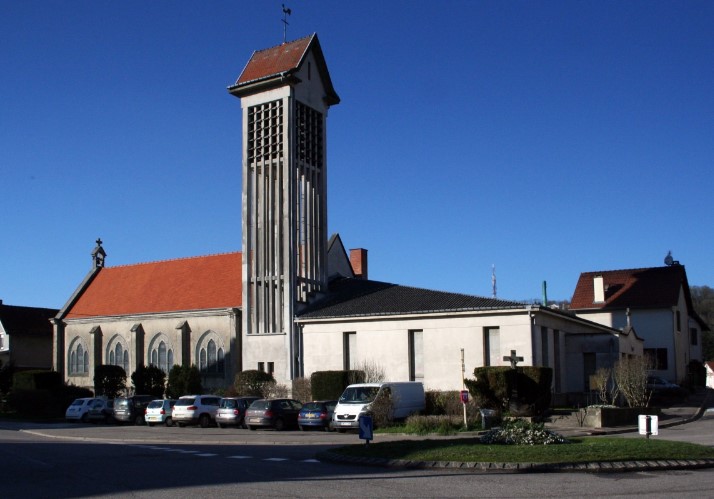 comcnef's tweet photo. L'ancienne église catholique Saint-Charles, à Bar-le-Duc (55) a été achetée par une Église protestante évangélique (FEPEF).

"Nous croyons le commencement d'une nouvelle saison pour notre communauté" témoigne le pasteur. https://t.co/lQGWlw2hMW
