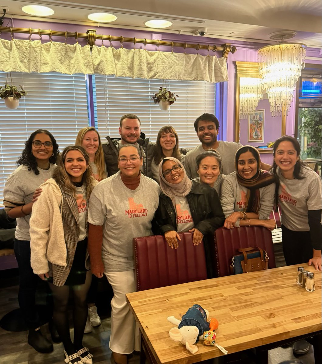 Our @UniversityMD_ID fellows got together for dinner and bowling during the annual all-fellows Golden Weekend! (thanks to our dedicated faculty for covering all consult services to give the fellows a much-needed break!) @danicapalacio @DrewCharlesDO @KatherineSittig