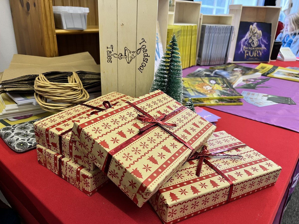 BrokenTwigs2020's tweet photo. These pre-wrapped, signed copies are going down a treat on the stall ππ
πβοΈππ #twigsthefairy #ToadstoolTales #readingcommunity #deanheritagecentre #christmasstalls #letsgetchildrenreading #localcrafts #christmastime #childrensbooks #adultslovethemtoo #booklover #kidlit https://t.co/IinHbIEN5U