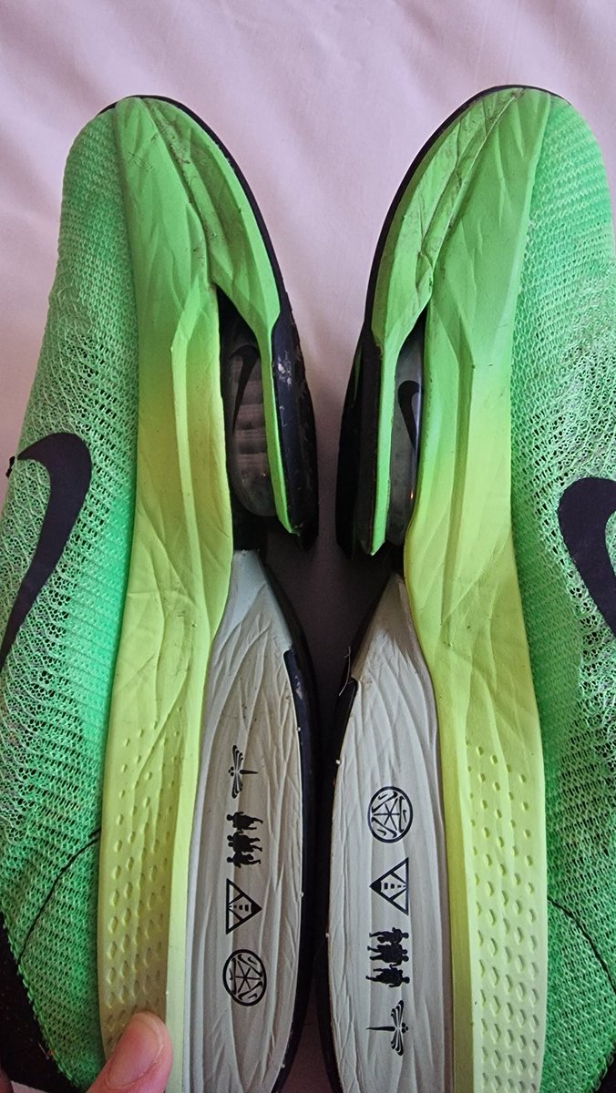 MrSoutham's tweet photo. Busted Pod night before Valencia Marathon. Not ideal @NikeStore_UK 
😭 Only worn 3 times! https://t.co/iwvZl1vu9j
