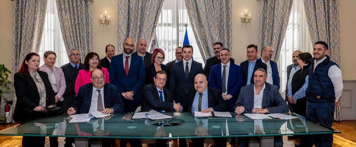 Proud that after months of rigorous negotiations, @TransportMalta has reached an agreement with UHM regarding the new collective agreement for its employees. An agreement affecting 650+ families.