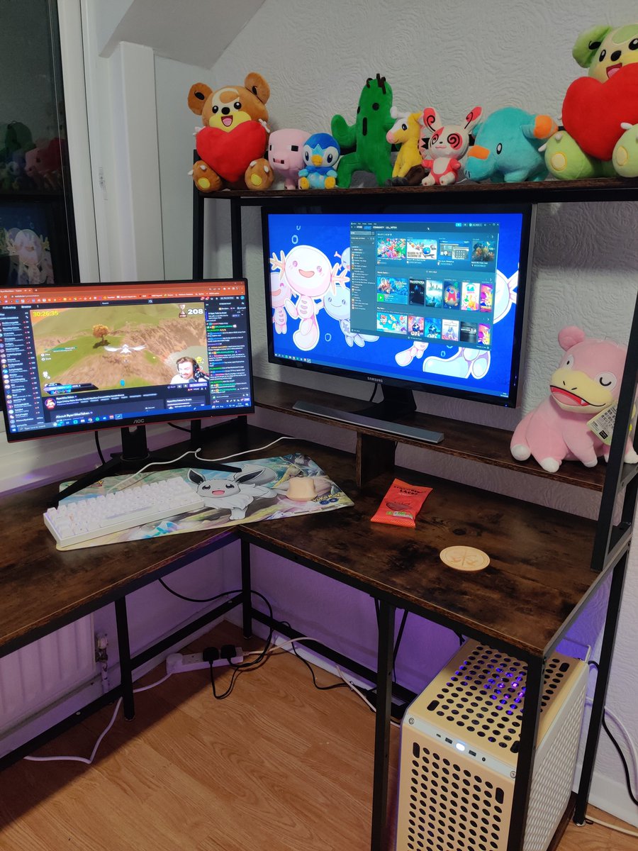 Lill_Witch's tweet photo. We back baybeeeeee. Now I just need a chair 🤣💙💙💙 https://t.co/8o7BgXmuCk