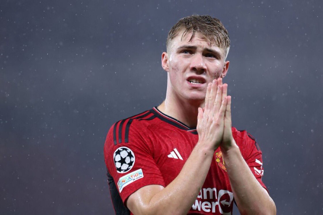 If Rasmus Højlund scores his first Premier League goal tonight, we will reward (10) Manchester United fans who REPOSTS this. #NEWMUN