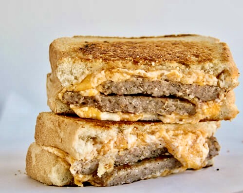 Breakfast Served til 11am today while we welcome <a href="/UMichFootball/">Michigan Football</a> &amp; <a href="/HawkeyeFootball/">Hawkeye Football</a> fans to town!
#NCAAFootball #BIG10 #BIGTENCHAMPIONSHIP #Indianapolis #LUCAS #MichiganFootball #iowafootball