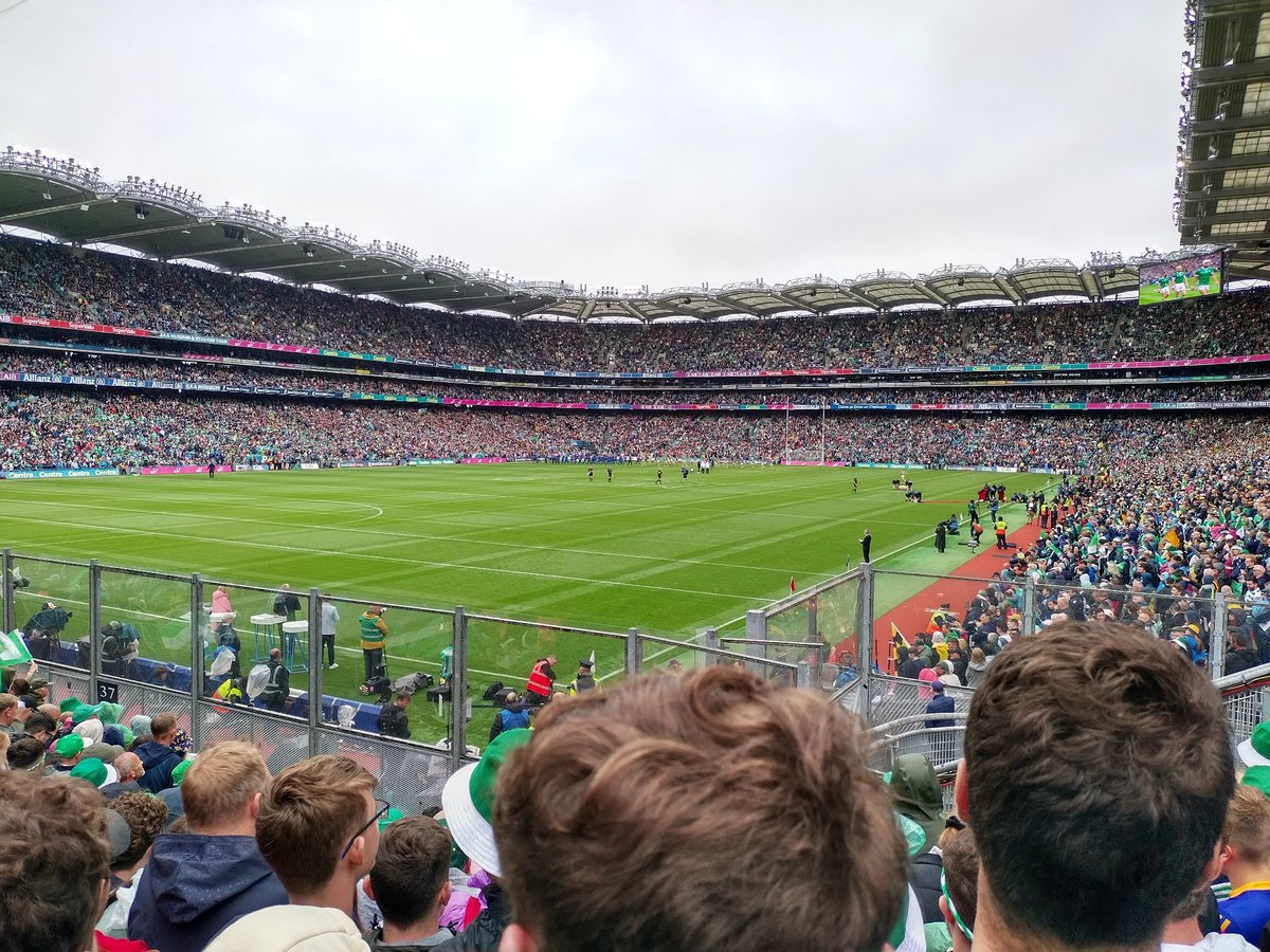 rebelwarrior2's tweet photo. @ThePhotoHour Croke park All Ireland Final day, Dublin, Ireland. Limerick v Kilkenny 
#StormHour #ThePhotoHour #photographychallenge #crokepark https://t.co/bisB99mhMT