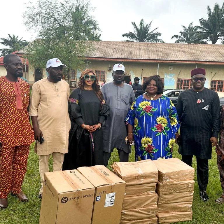 ECSDI is proud to announce our recent donations of educational materials and computers to schools in the three senatorial districts of Edo State with best performance in WASCCE.

We believe in empowering students with the tools they need to succeed. 
 #EducationMatters #WeAreEfo
